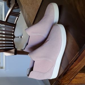 Steve Madden Dusty Pink Sultan Chelsea Sneaker Wedge Bootie